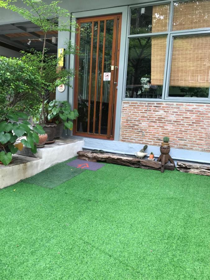 Nesuto Hostel Ramkamhaeng 52 Bangkok Exterior foto