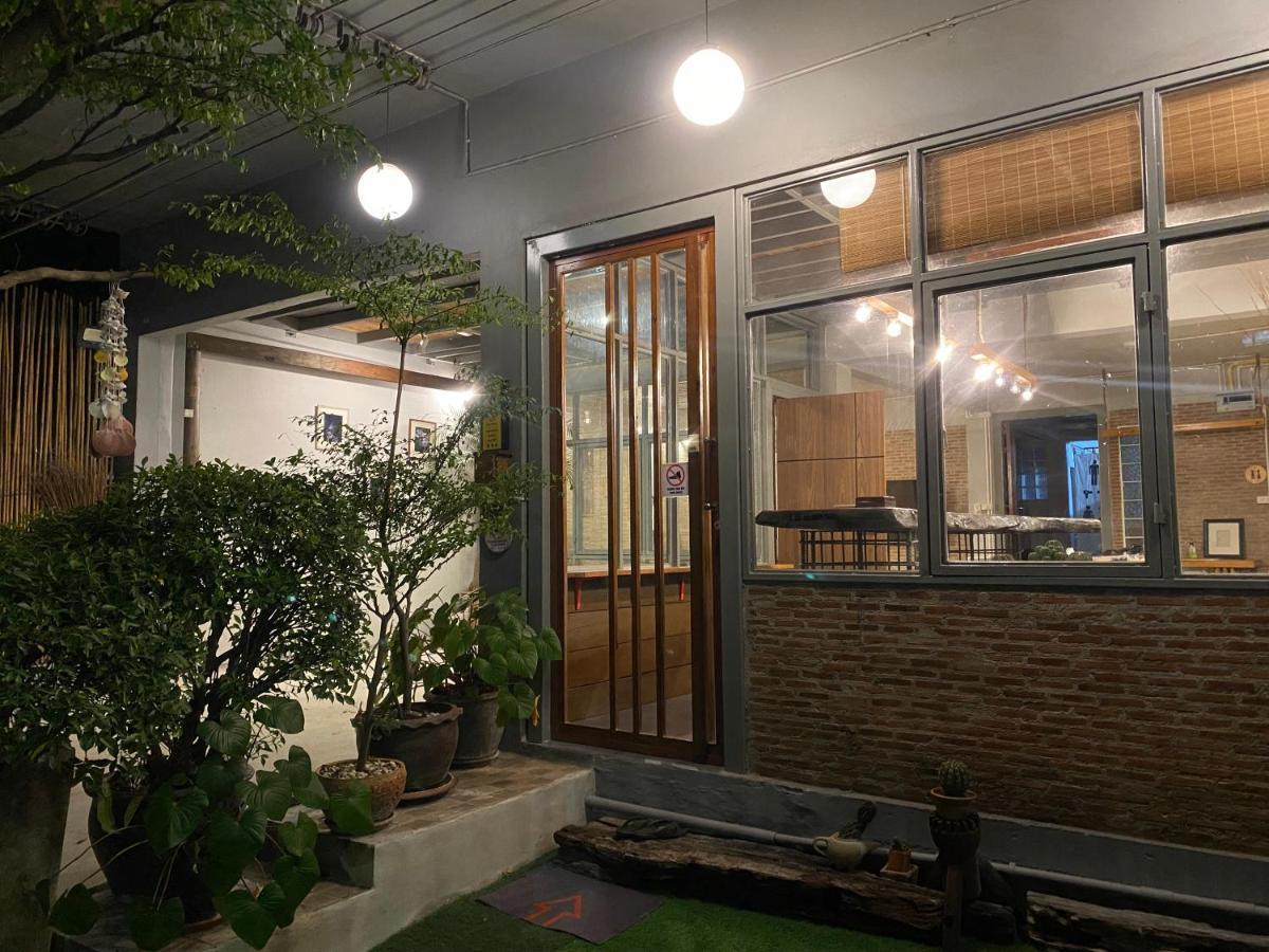 Nesuto Hostel Ramkamhaeng 52 Bangkok Exterior foto